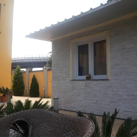In Bb - B B Oasis Passion Fiera - Triple With Wifi And Ac Guest house