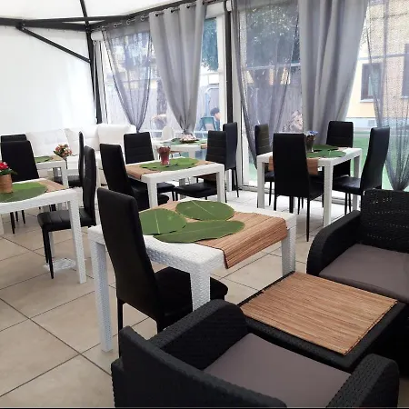 In Bb - B B Oasis Passion Fiera - Triple With Wifi And Ac Guest house